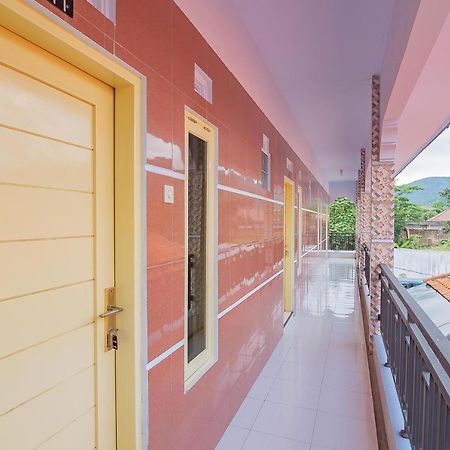 Reddoorz Syariah @ Tambak Mekar Street Subang Hotell Djalantjagak Exteriör bild