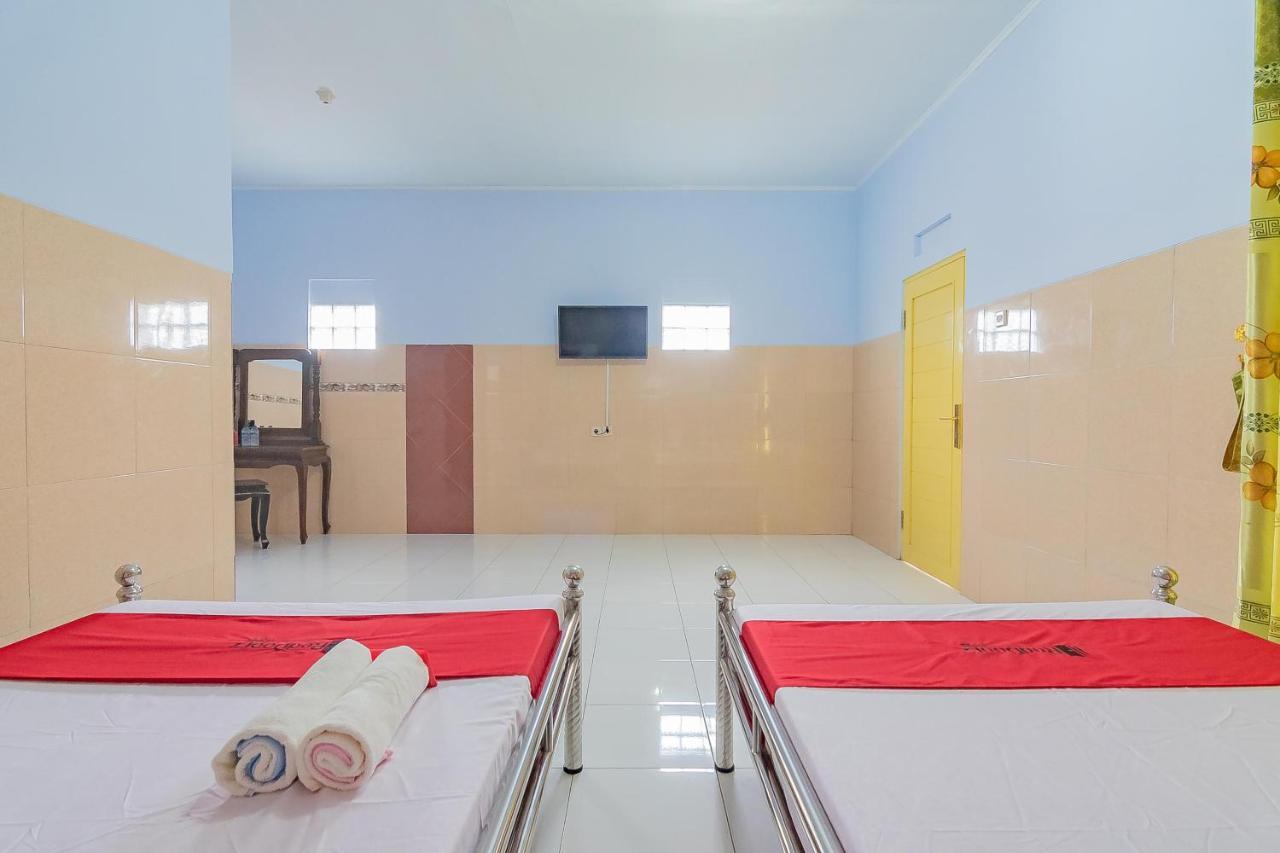 Reddoorz Syariah @ Tambak Mekar Street Subang Hotell Djalantjagak Exteriör bild