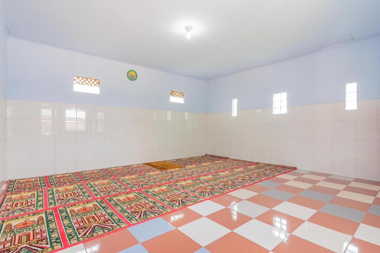 Reddoorz Syariah @ Tambak Mekar Street Subang Hotell Djalantjagak Exteriör bild