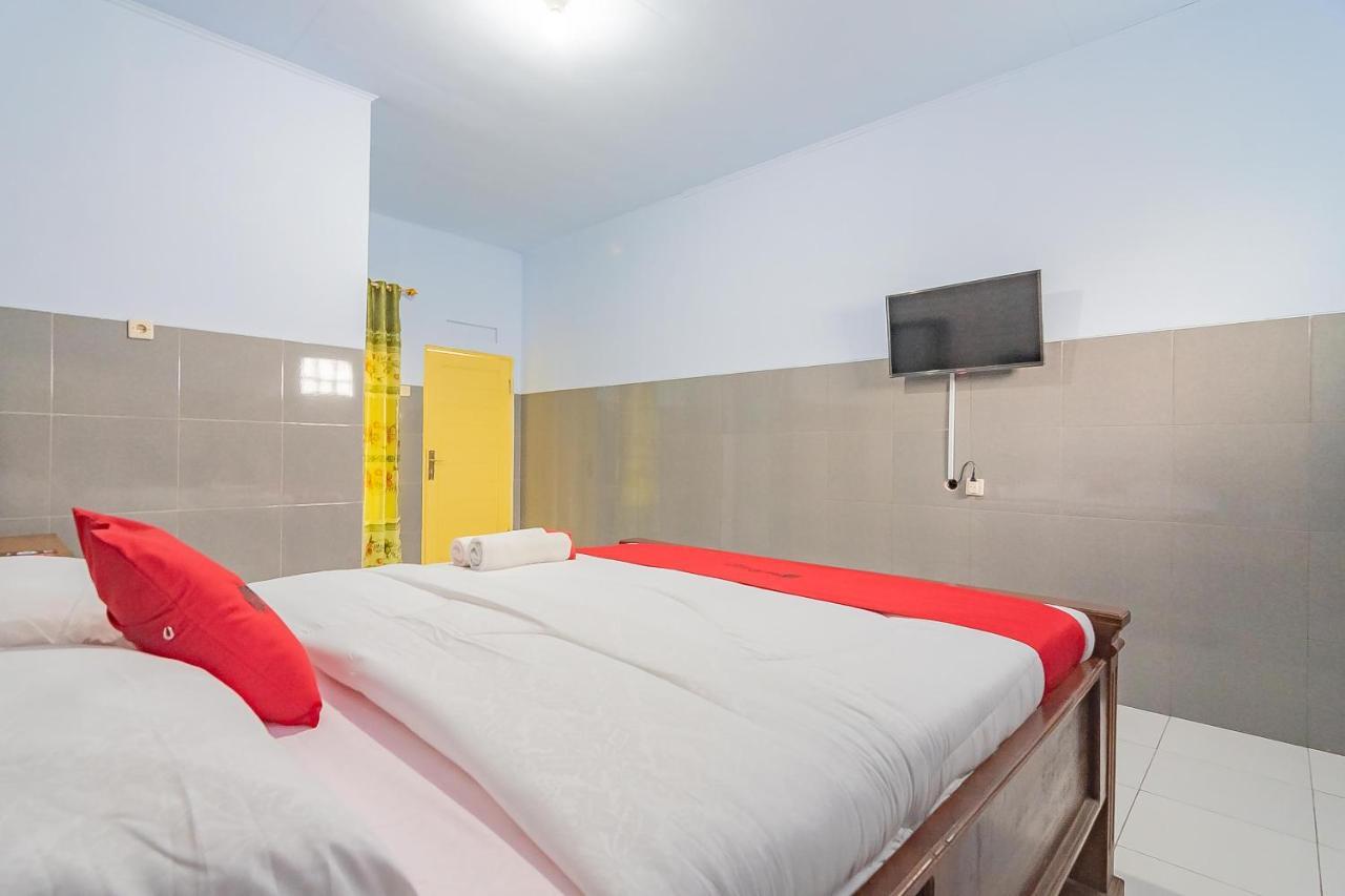 Reddoorz Syariah @ Tambak Mekar Street Subang Hotell Djalantjagak Exteriör bild