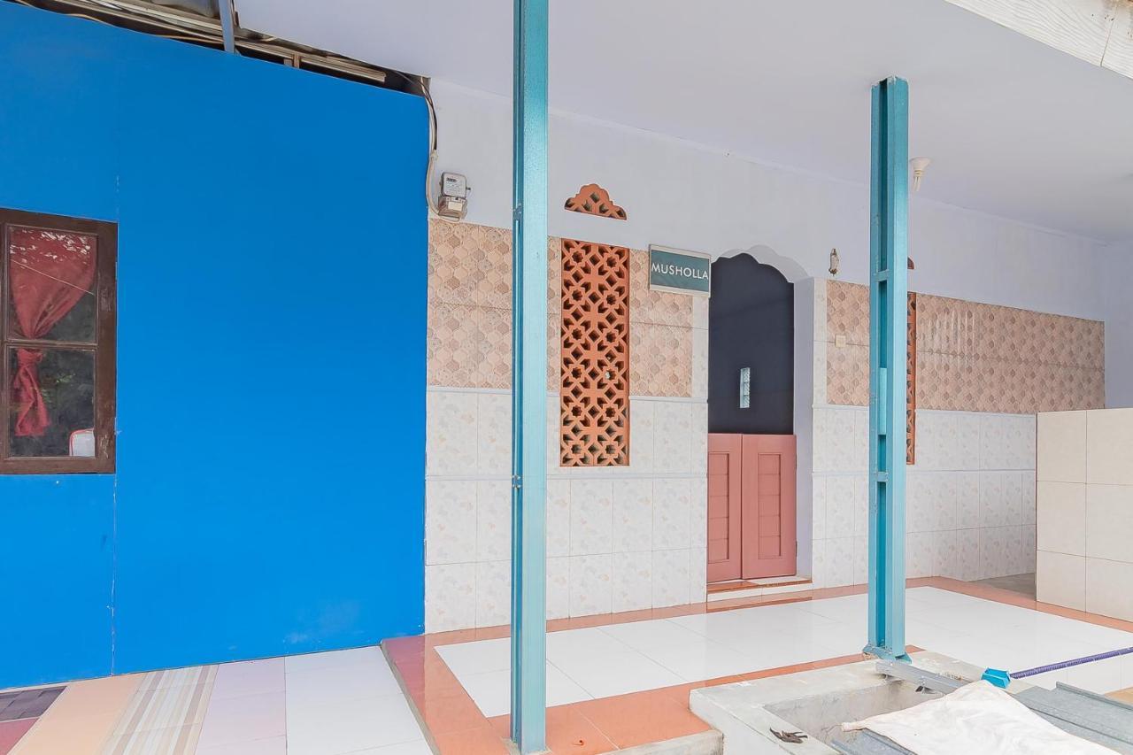 Reddoorz Syariah @ Tambak Mekar Street Subang Hotell Djalantjagak Exteriör bild