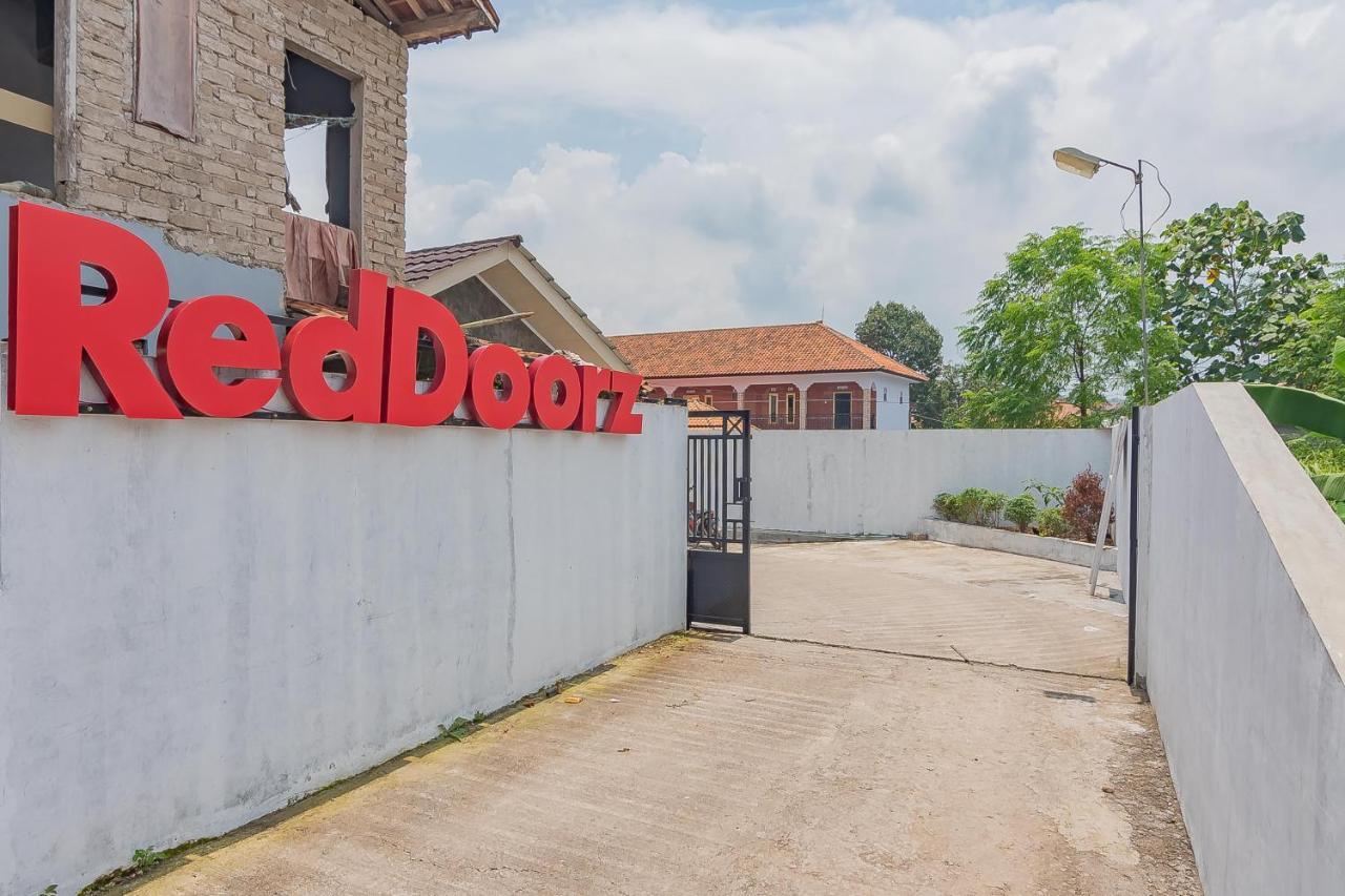 Reddoorz Syariah @ Tambak Mekar Street Subang Hotell Djalantjagak Exteriör bild