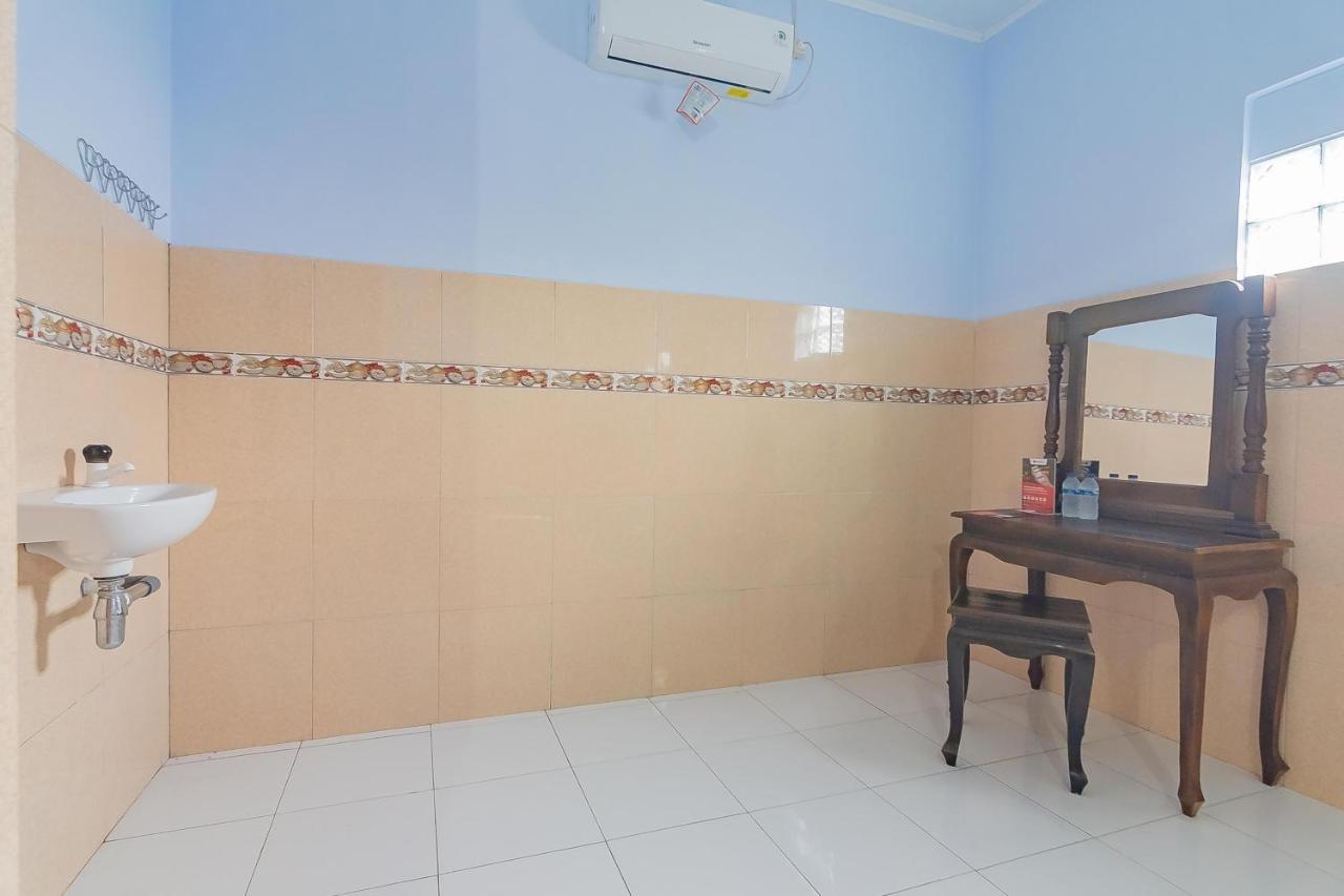 Reddoorz Syariah @ Tambak Mekar Street Subang Hotell Djalantjagak Exteriör bild