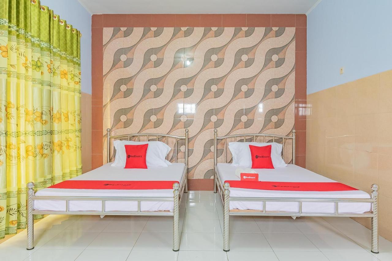 Reddoorz Syariah @ Tambak Mekar Street Subang Hotell Djalantjagak Exteriör bild
