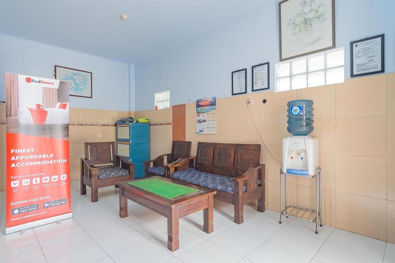 Reddoorz Syariah @ Tambak Mekar Street Subang Hotell Djalantjagak Exteriör bild